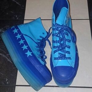 Converse Miley Cyrus x Chuck Taylor All Star Platform - Women’s size 7